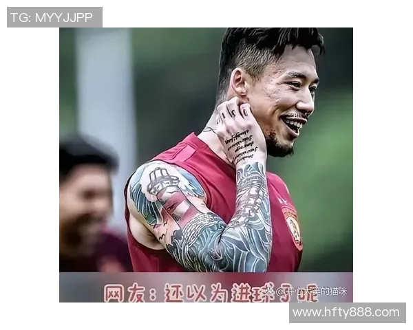 厚背刀纹身的足球明星揭示了运动员背后的故事与激情